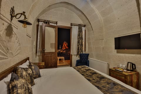 Panoramic Room | Free minibar items, individually decorated, individually furnished, desk