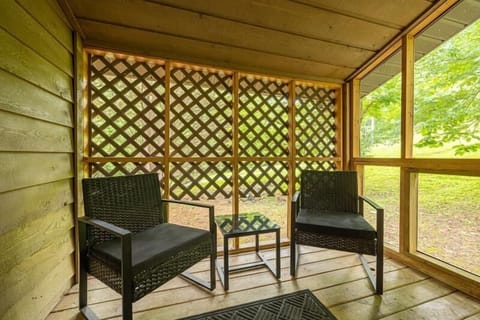 Screened Cabin Porch