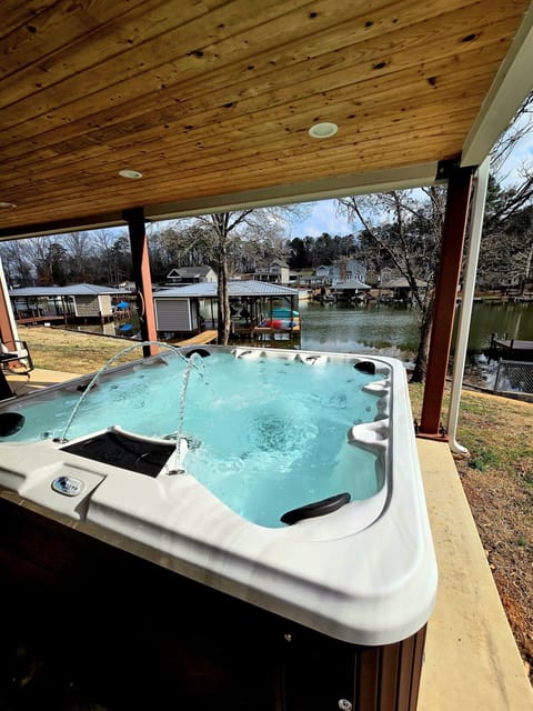 Brand new hot tub installed February 2026.