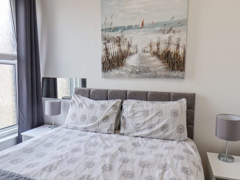 2 bedrooms, individually decorated, individually furnished, free WiFi