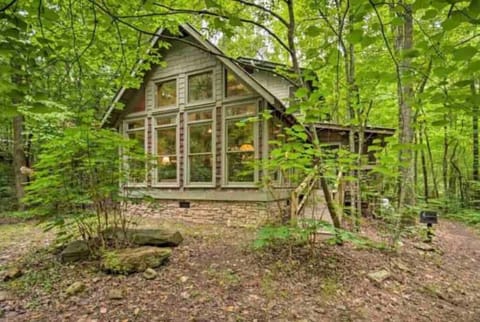 Falls View Cabin sits on Rock Creek in a very private setting.