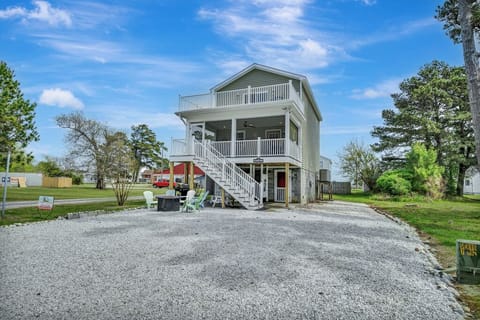 Tucked on the ever-popular East Side of Chincoteague.