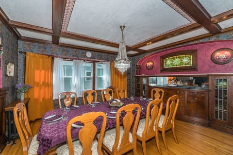 The historic Leraan House has plenty of room to enjoy with family and friends.