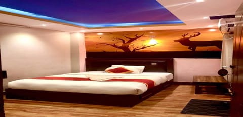 Double Room | Free WiFi, bed sheets