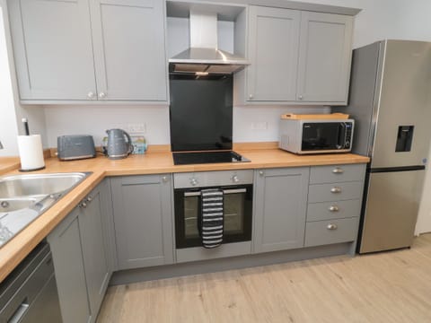 Fridge, dishwasher, electric kettle, toaster