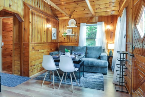Twain Harte Vacation Rental | 1BR + Loft | 1BA | 3 Steps to Enter | 700 Sq Ft