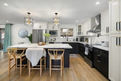 Hey Chef, this Luxury Kitchen is for you!