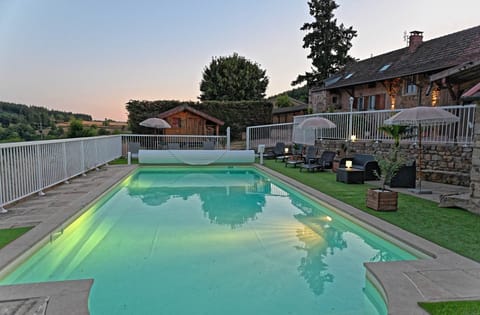 Piscine vue de nuit