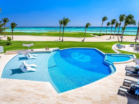 Villa Tartaruga - Ocean-front villa with unique amenities and full service staff (3965)