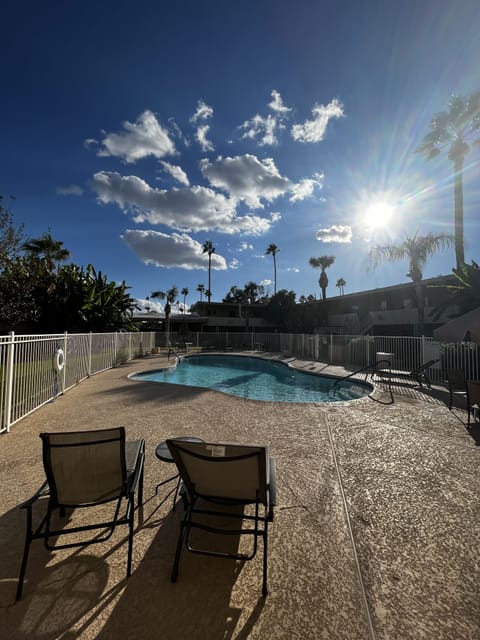 Swimming Pool (Seasonally Heated) 