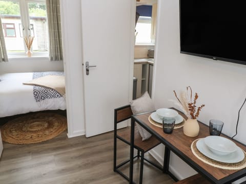 1 bedroom, individually decorated, individually furnished, free WiFi