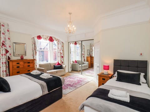 5 bedrooms, individually decorated, individually furnished, free WiFi