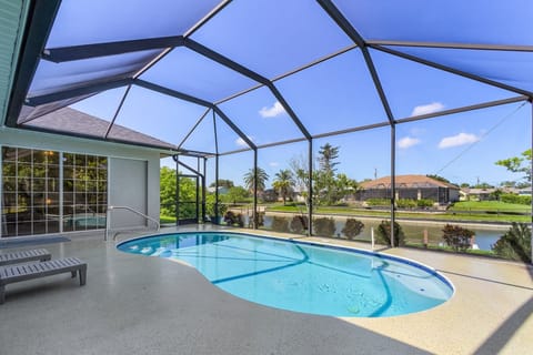 Pool, Water, Swimming Pool, Outdoors, Garden