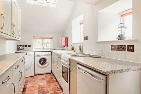 The Glen Kitchen 2 - StayCotswold