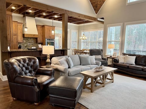 Enjoy being together with your favorite people in this open concept space with living room, kitchen, and dining all together!