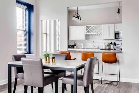 PalaceSuite401-5