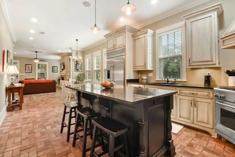 Large island with seating