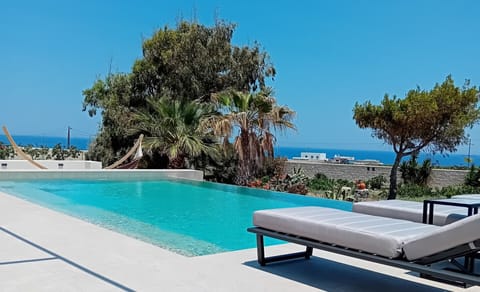 10 outdoor pools