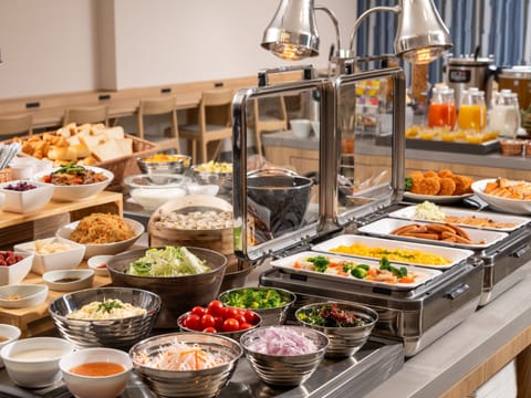 Daily buffet breakfast for a fee