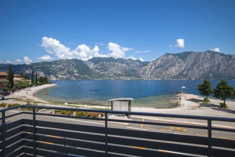 2aa904e9-d433-4422-9783-8d4290341eab