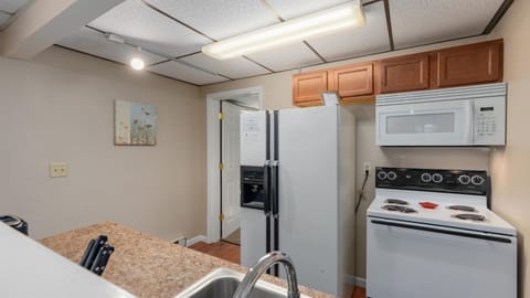 There's tea, coffee and spices for you.