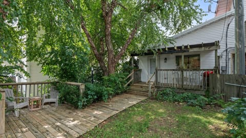 Hang out on the deck with the electric grill, or enjoy another one of the quiet nooks in Mist's charming front yard.