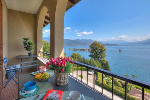 Family Apartment, Multiple Bedrooms, Mountainside (Pandora Lake View Stresa) | Property grounds