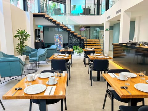 Daily buffet breakfast for a fee