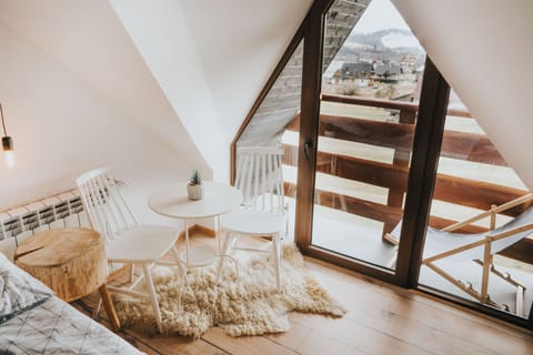 Design Triple Room | Individually decorated, individually furnished, travel crib, free WiFi