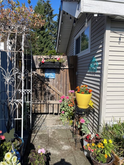 Private gate to Suite by the Sea
