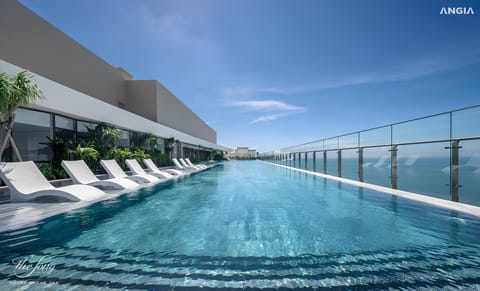 Rooftop pool