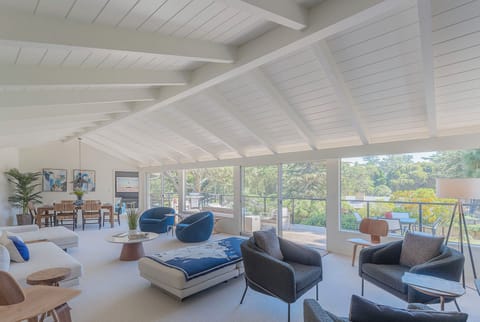 Welcome to "Palm House on Cabrillo"!