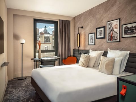 Minibar, in-room safe, desk, blackout drapes