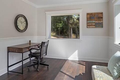 6cfcae07 4785 4a69 8923 a5e987a66524