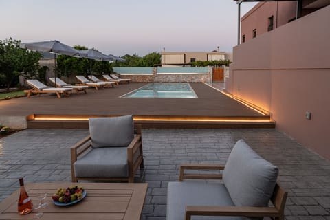 Enjoy an afternoon cocktail by the pool!