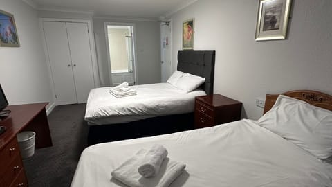 Twin Room, Ensuite