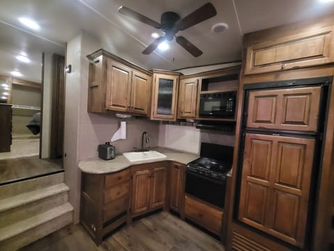 Full Kitchen with appliances
