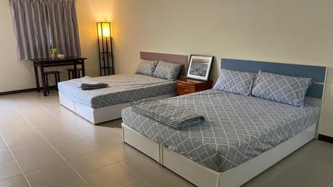 Family Quadruple Room | Free WiFi, bed sheets