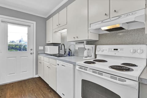 Everything you need to prepare meals and snacks; Unit B