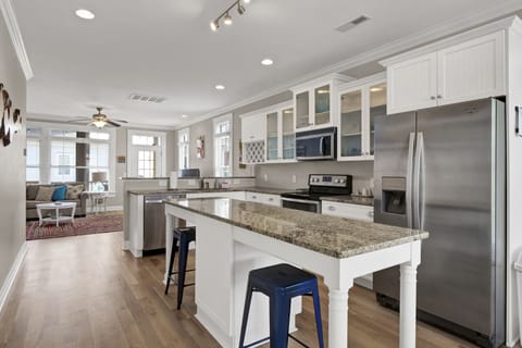 Great island for easy food prep