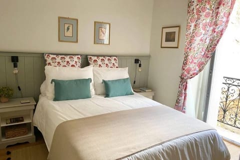Main Bedroom with Double bed (Bed size:210x140)