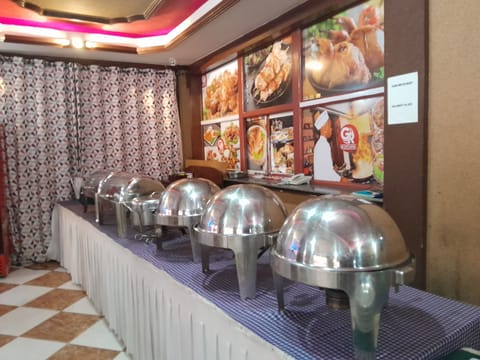 Free daily English breakfast