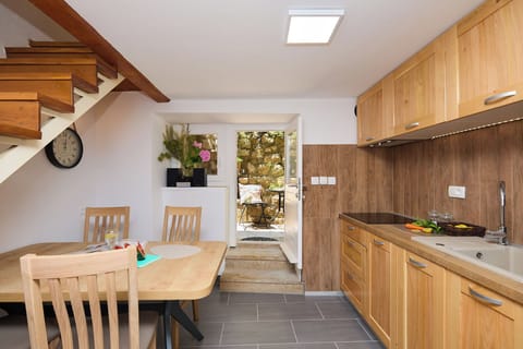 Kitchen/dining area