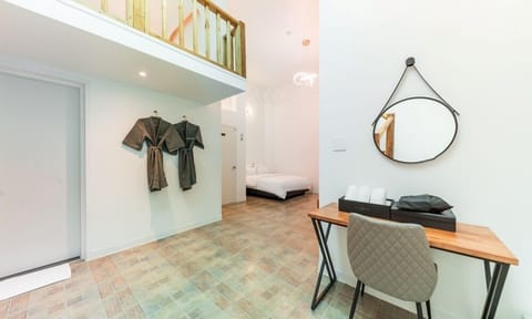 Family Suite | Individually decorated, individually furnished, free WiFi, bed sheets