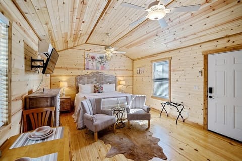 1 bedroom, individually decorated, individually furnished, bed sheets