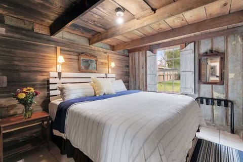 Cabin, Multiple Beds, Patio (3499 W US Hwy 290) | 2 bedrooms, individually decorated, individually furnished, bed sheets