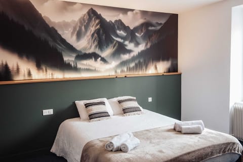 Comfort Double Room | Premium bedding, memory foam beds, desk, laptop workspace