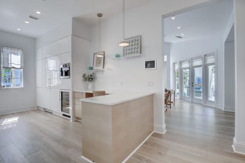 579ab301-84e2-4e40-9bc2-16db0de17e75