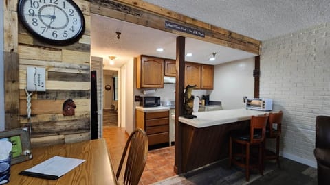 Rustic Country Living at River Ranch Sleeps 6! 102 (1994)