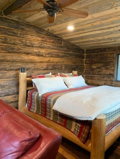 Roomy king bed, perfect for snuggling with your favorite person